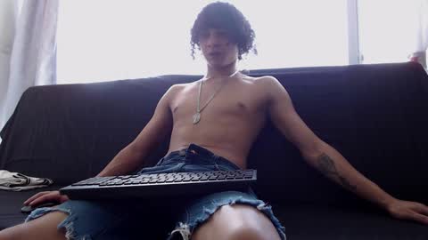 independent model online show from January 19, 2025, 6:00 pm