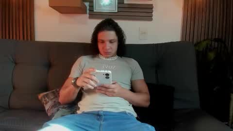 independent model online show from October 19, 2025, 9:48 pm