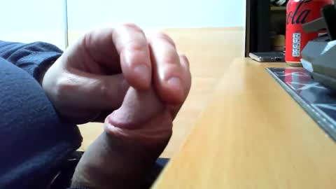 belgianfatcock online show from November 14, 2025, 2:27 pm