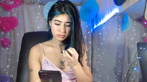 modelo independiente online show from January 3, 2025, 2:32 am