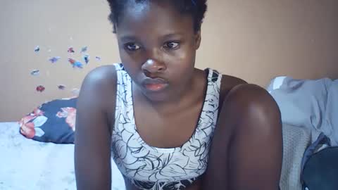 Bella online show from November 28, 2025, 2:03 am