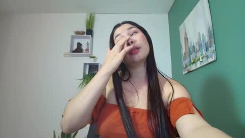 Snapshot of bella_99x chatting on February 7, 2025, 2:47 pm Bel 3 online show from February 7, 2025, 2:47 pm