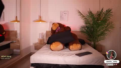    online show from November 7, 2025, 11:54 am