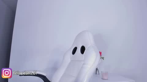 Snapshot of bella_adams_ chatting on October 4, 2025, 4:43 am isabella online show from October 4, 2025, 4:43 am