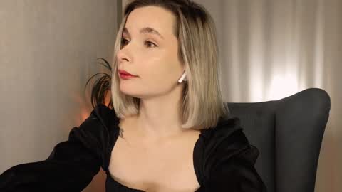 Snapshot of bella_alita chatting on December 25, 2024, 8:28 pm lita online show from December 25, 2024, 8:28 pm