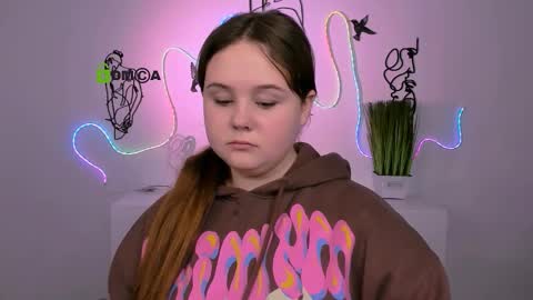 Snapshot of bella_blade chatting on December 15, 2025, 6:17 am bella_blade online show from December 15, 2025, 6:17 am