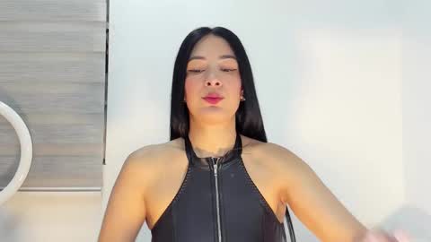 Laura online show from December 4, 2025, 3:38 am