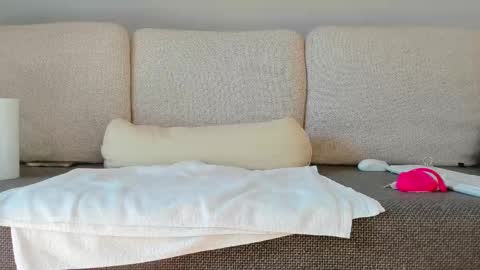 Snapshot of bella_hot77 chatting on February 9, 2025, 1:03 pm Anna online show from February 9, 2025, 1:03 pm