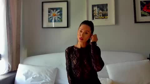 Snapshot of bella_hot77 chatting on September 9, 2025, 8:14 am Anna online show from September 9, 2025, 8:14 am