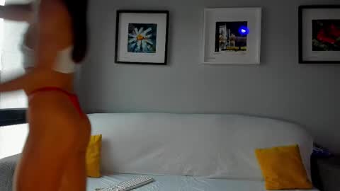 Snapshot of bella_hot77 chatting on September 17, 2025, 10:28 am Anna online show from September 17, 2025, 10:28 am