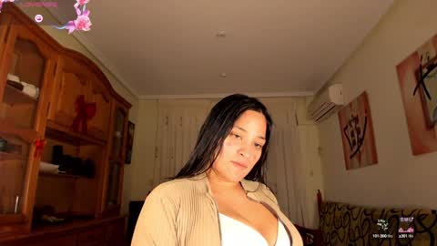 Snapshot of bella_pocahontas3 chatting on January 8, 2025, 10:06 pm bella_pocahontas3 online show from January 8, 2025, 10:06 pm