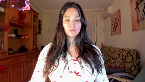Snapshot of bella_pocahontas3 chatting on February 7, 2025, 9:26 pm bella_pocahontas3 online show from February 7, 2025, 9:26 pm