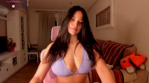 bella_pocahontas3 online show from October 25, 2025, 10:26 pm