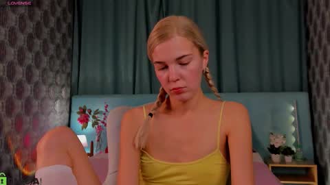 Bella online show from September 11, 2025, 12:44 am