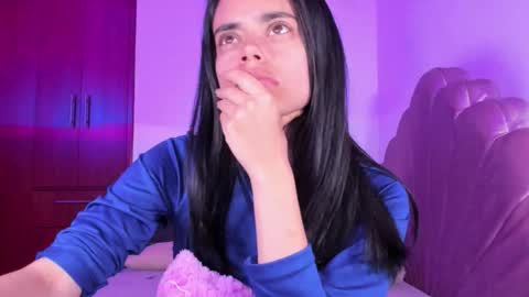 Snapshot of bella_sun_ chatting on November 11, 2025, 5:18 am Valeria Model Independent online show from November 11, 2025, 5:18 am