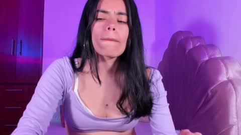 Snapshot of bella_sun_ chatting on November 14, 2025, 5:39 am Valeria Model Independent online show from November 14, 2025, 5:39 am