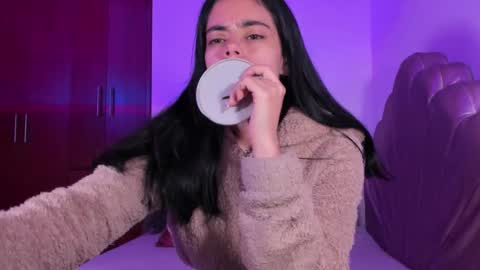 Snapshot of bella_sun_ chatting on November 22, 2025, 4:33 am Valeria Model Independent online show from November 22, 2025, 4:33 am