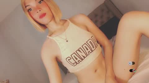 Snapshot of bella_tara chatting on January 6, 2025, 8:18 pm Bella online show from January 6, 2025, 8:18 pm