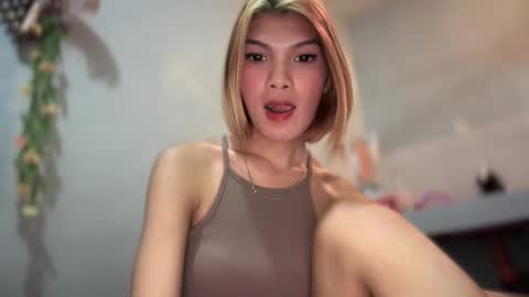 Snapshot of bella_tara chatting on February 24, 2025, 4:49 am Bella online show from February 24, 2025, 4:49 am