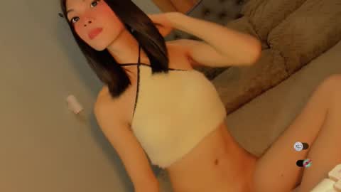 Bella online show from November 7, 2025, 2:33 am