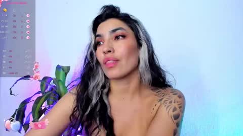 Bella online show from December 6, 2024, 11:25 pm