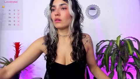 Bella online show from January 17, 2025, 11:40 pm