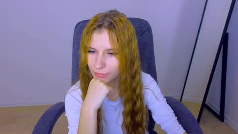 Snapshot of bellafoxi chatting on October 23, 2025, 11:42 am BellaFoxi online show from October 23, 2025, 11:42 am