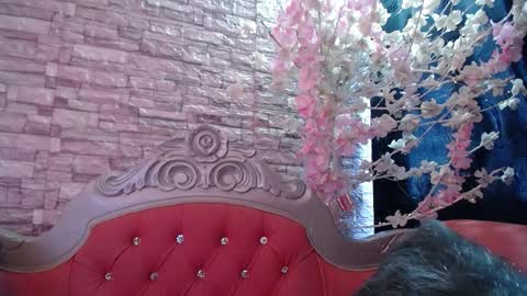 Bella online show from December 13, 2025, 7:53 pm