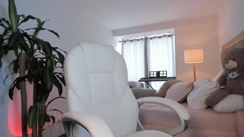 Bella Mia online show from March 1, 2025, 5:16 pm