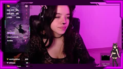 Bella Monteluna online show from November 1, 2025, 3:52 am