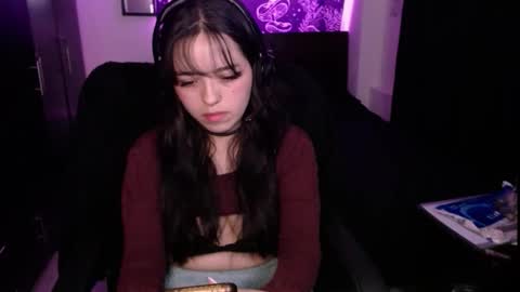 Bella Monteluna online show from November 27, 2025, 11:40 pm