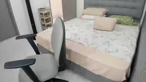 Bella  Angelycal online show from January 14, 2025, 5:45 pm