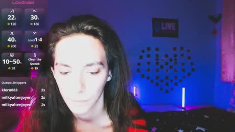 bellaqueen0701 online show from November 19, 2025, 12:21 am