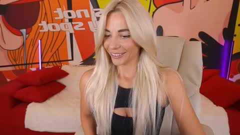 Bella online show from October 23, 2025, 1:32 pm