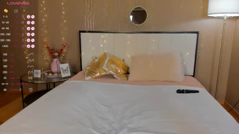 Bella online show from November 13, 2025, 1:04 am