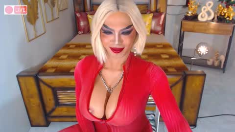 Snapshot of bellatrixxhuckerts chatting on January 22, 2025, 12:48 am B E L L A T R I X online show from January 22, 2025, 12:48 am