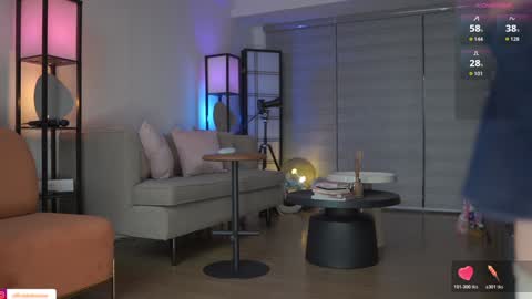 Belle Adrienne  IG  online show from November 29, 2025, 1:47 pm