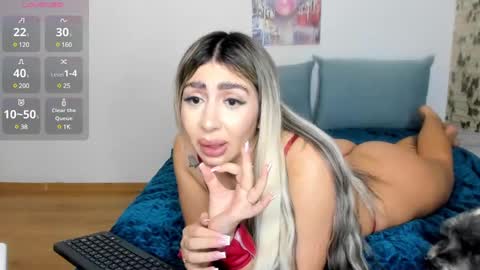 Snapshot of belle_hallle chatting on December 12, 2024, 7:59 pm LucyJelly online show from December 12, 2024, 7:59 pm