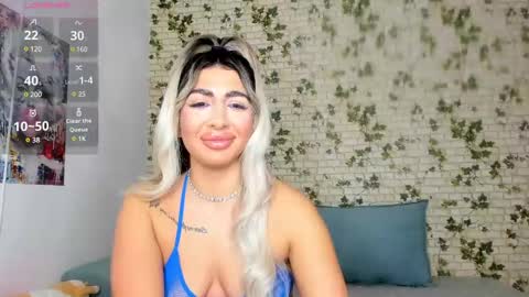 Snapshot of belle_hallle chatting on January 4, 2025, 5:58 pm LucyJelly online show from January 4, 2025, 5:58 pm