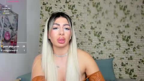 Snapshot of belle_hallle chatting on January 17, 2025, 4:57 pm LucyJelly online show from January 17, 2025, 4:57 pm