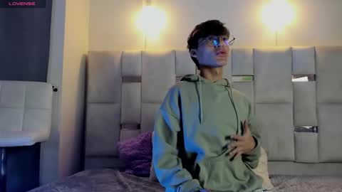 Snapshot of bellmontneon chatting on September 15, 2025, 11:32 am Neon online show from September 15, 2025, 11:32 am