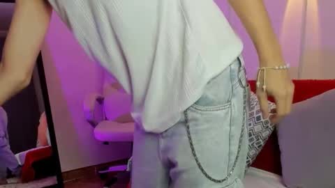 Snapshot of bellmontneon chatting on September 25, 2025, 11:14 am Neon online show from September 25, 2025, 11:14 am