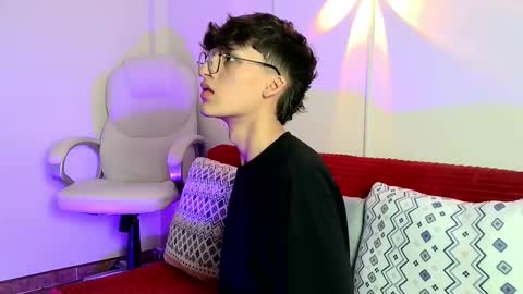 Snapshot of bellmontneon chatting on October 15, 2025, 11:21 am Neon online show from October 15, 2025, 11:21 am