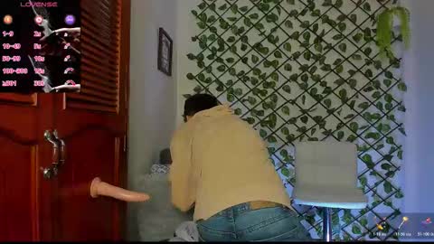 Snapshot of bellmontneon chatting on November 21, 2025, 11:31 am Neon online show from November 21, 2025, 11:31 am