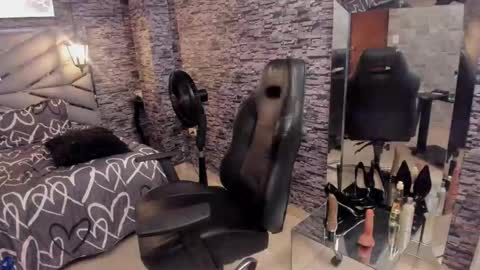 Snapshot of bellybigboobs chatting on December 18, 2025, 3:34 am Belly online show from December 18, 2025, 3:34 am