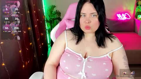 LinaBoo online show from November 15, 2025, 7:10 pm