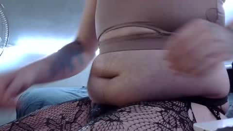 Snapshot of belylover2323 chatting on December 27, 2024, 3:42 am belylover2323 online show from December 27, 2024, 3:42 am