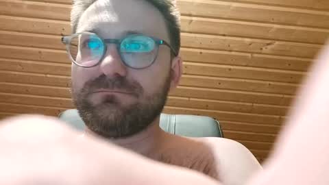 Snapshot of ben00189 chatting on January 5, 2025, 10:40 pm ben00189 online show from January 5, 2025, 10:40 pm