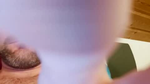 Snapshot of ben00189 chatting on September 12, 2025, 5:24 pm ben00189 online show from September 12, 2025, 5:24 pm