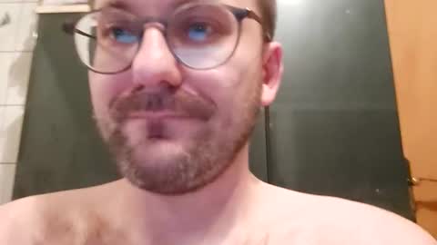 Snapshot of ben00189 chatting on October 28, 2025, 6:43 pm ben00189 online show from October 28, 2025, 6:43 pm